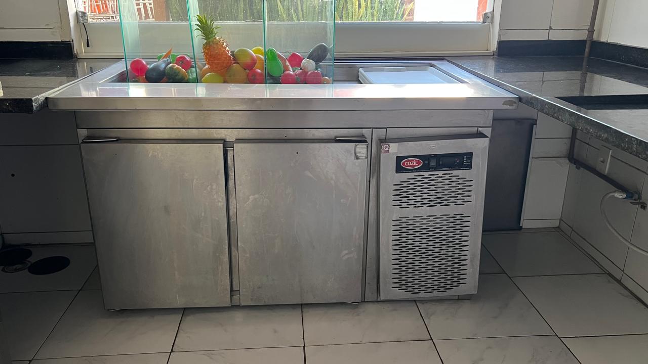 Balcão refrigerado com vitrine